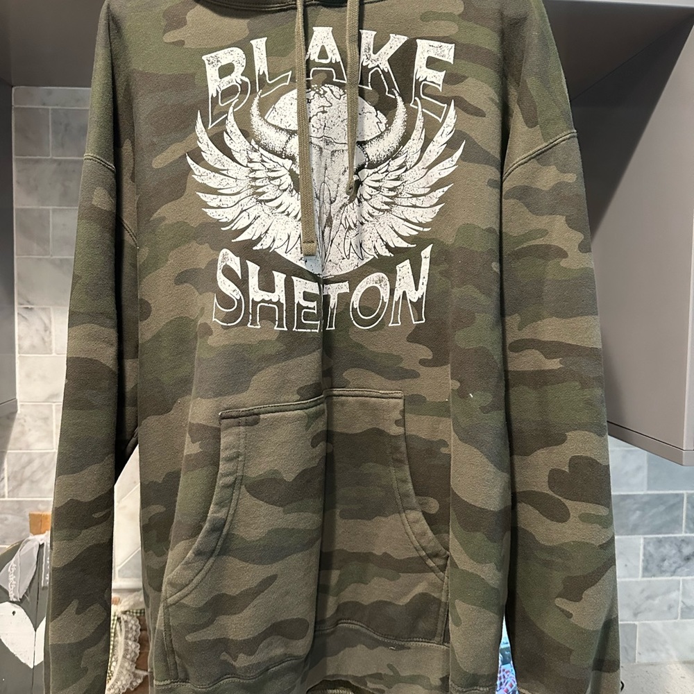Blake Shelton concert hoodie